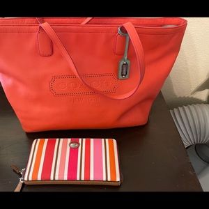 Medium size coach handbag and wallet